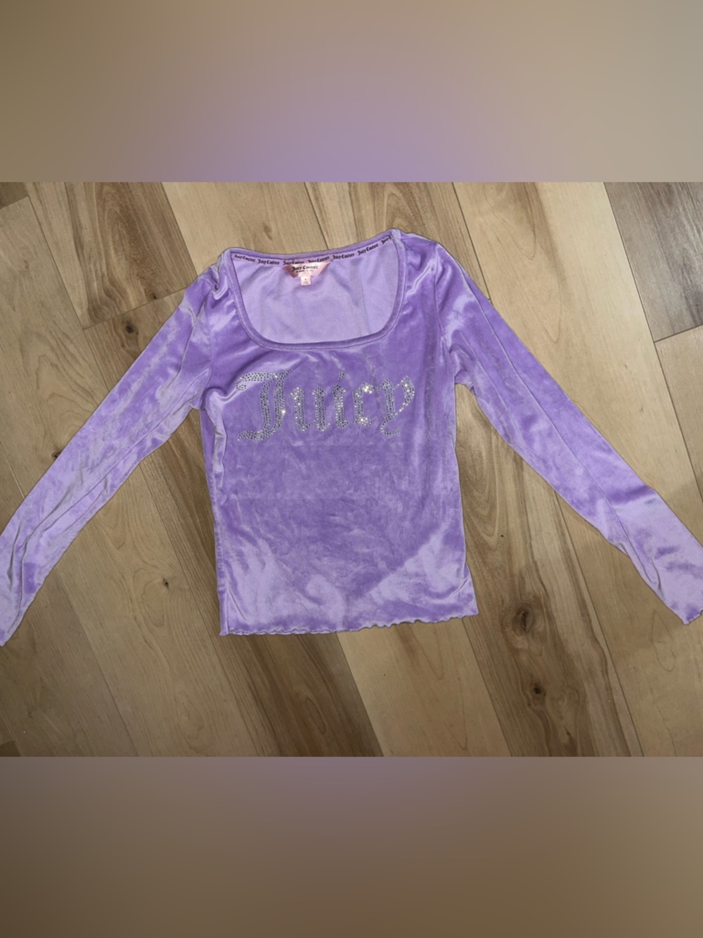 JUICY COUTURE Lavender Velour Long Sleeve Top with Rhinestone Script